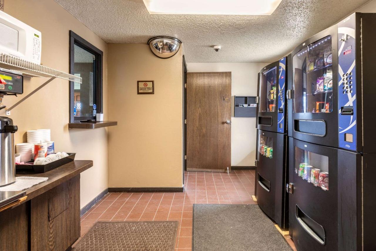 Value Inn Kenosha I-94 - Exit 344 Pleasant Prairie Bagian luar foto